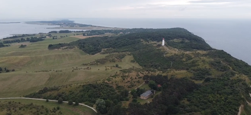 Datei:Hiddensee mit Dornbusch.png