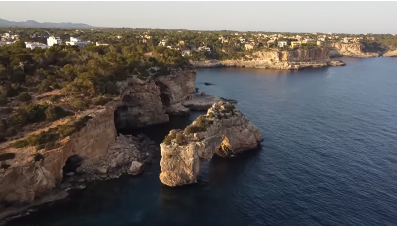 Datei:Mallorca - Küstenlandschaft.png