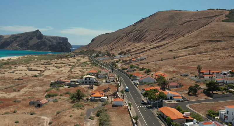 Datei:Porto Santo Küste.png