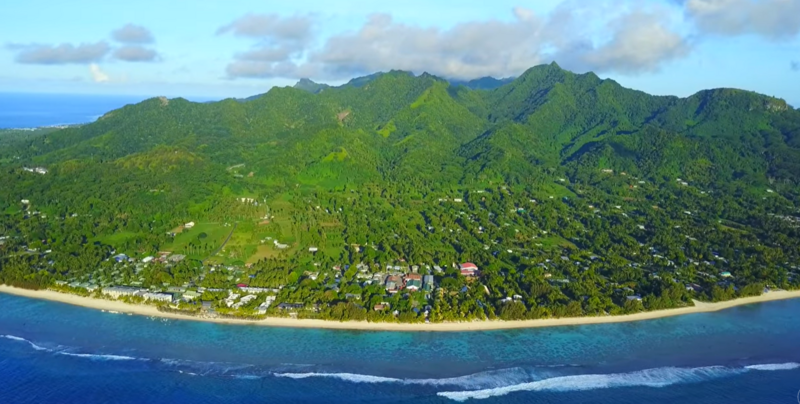 Datei:Rarotonga aus der Luft.png
